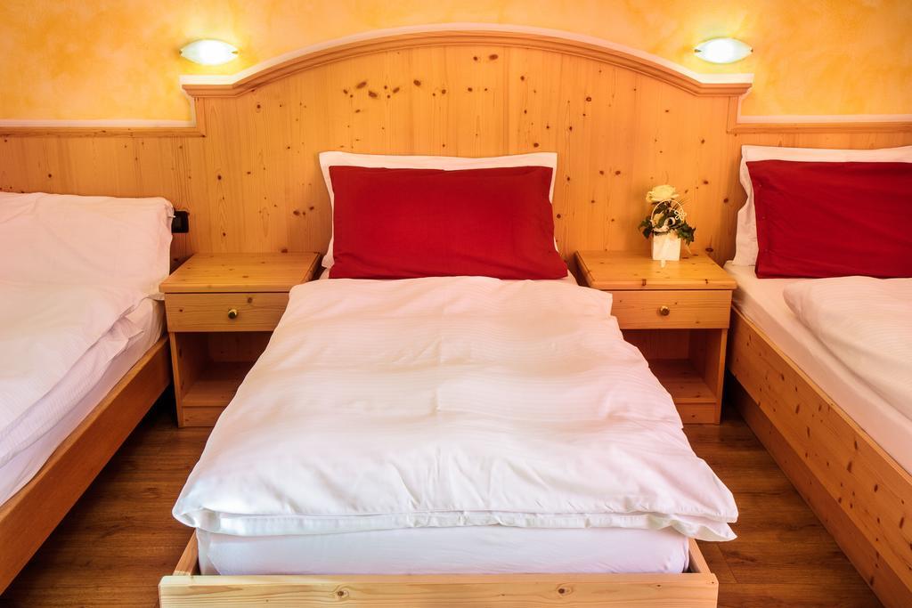 לינה וארוחת בוקר טרנטו Agritur Val D'Adige חדר תמונה